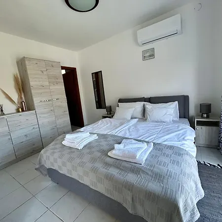 Fonix Apartmanhaz Lägenhet