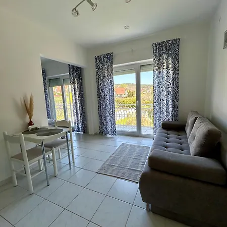 Fonix Apartmanhaz *