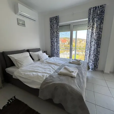 Lägenhet Fonix Apartmanhaz *
