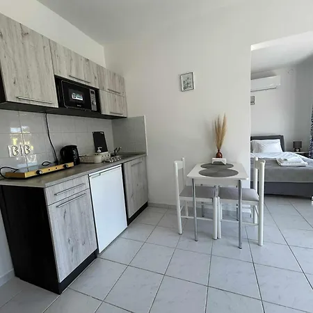 Fonix Apartmanhaz Lägenhet Vonyarcvashegy